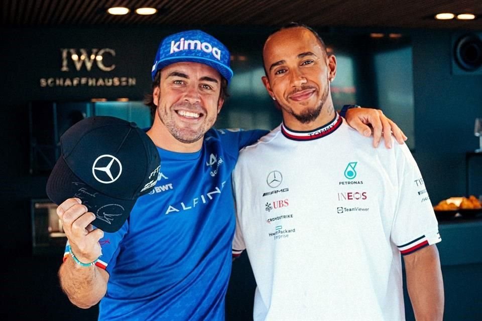 Fernando Alonso se disculpó con Lewis Hamilton y hasta bromearon.