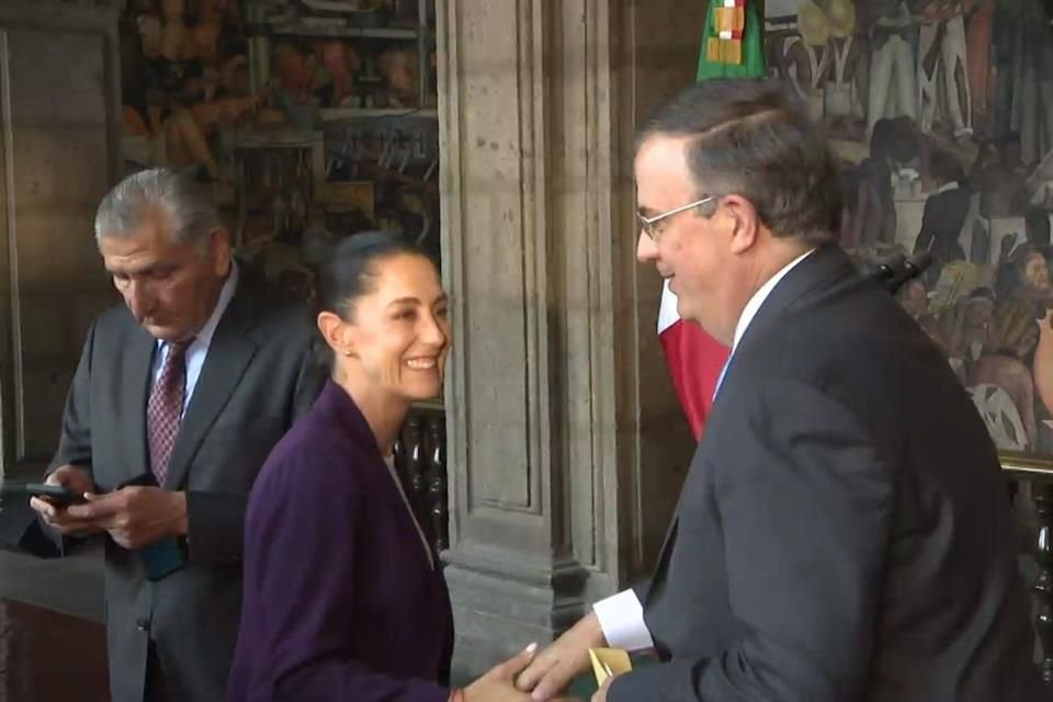 Presidenciables Marcelo Ebrard, Claudia Sheinbaum y Adán Augusto figuraron en primera fila durante el Cuarto Informe del Presidente AMLO.