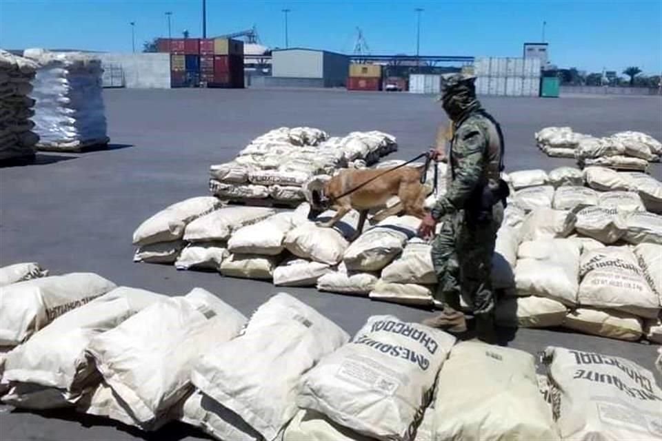 Elementos de la Marina incautaron 711.2 kilos de drogas en los puertos de Lázaro Cárdenas y Guaymas