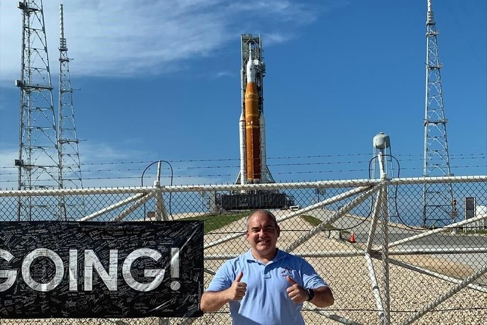 El ingeniero aeroespacial Carlos García Galán, jefe de la Oficina de Integración del Módulo de Servicio Europeo de la nave Orión, en el Centro de Investigación Glenn de la NASA.