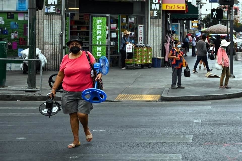 Los habitantes de California fueron llamados a hacer recortes voluntarios de energía, en medio de una ola de calor, con el fin de equilibrar el suministro y la demanda.