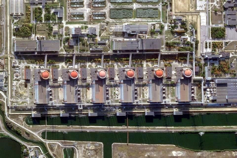 La central nuclear ucraniana de Zaporiyia, ocupada por Rusia, volvió a perder la conexión con la red eléctrica debido a nuevos ataques en la zona.