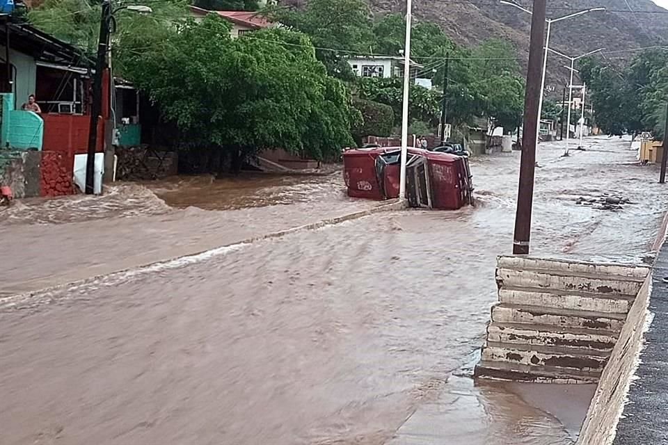 Corrientes de agua formadas en Mugelé, Baja California Sur.