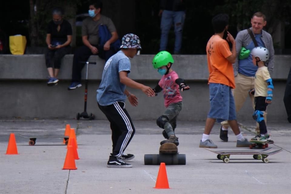 Lo que nació como un teatro al aire libre, ahora es utilizado para actividades deportivas y artísticas, como baile, defensa personal y paseos en bicicleta y patines.