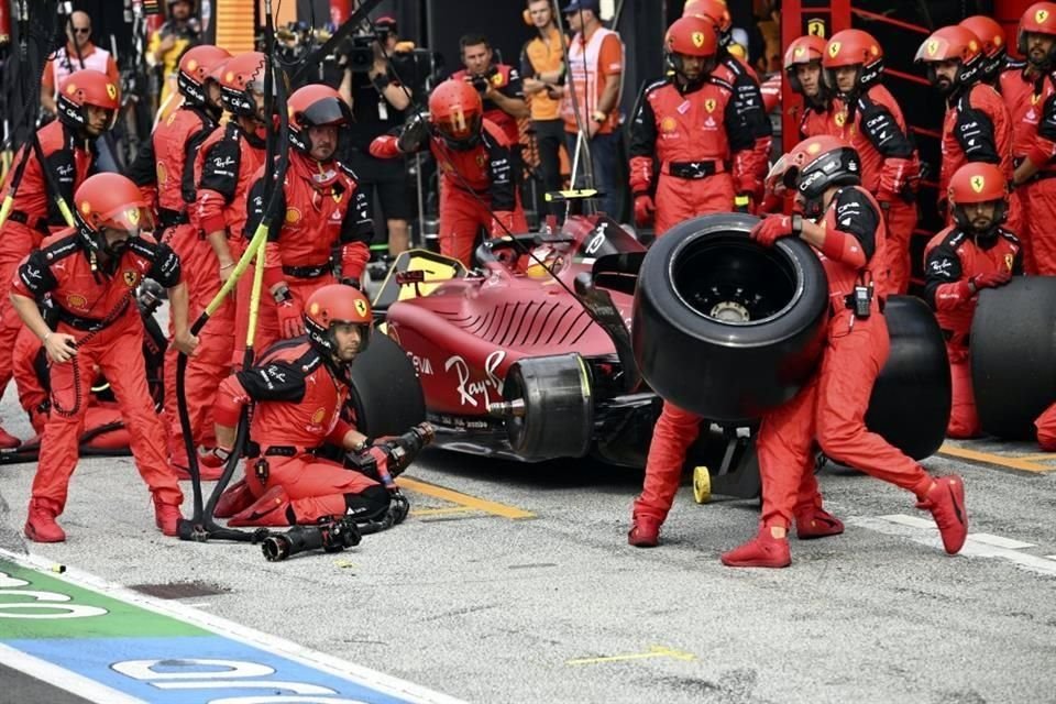 Ya no es raro ver a Ferrari pasando problemas.