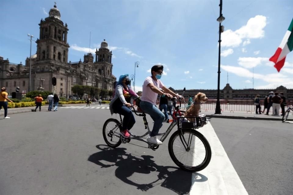 Tras suspender actividades debido a las restricciones sanitarias por la pandemia, el Paseo Dominical 'Muévete en Bici' regresó al Centro Histórico.