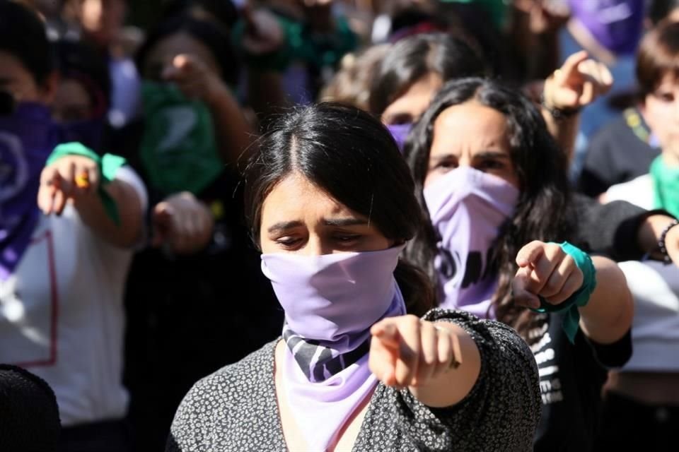 Por lo menos mil 320 mujeres que reciban servicios de atención, tendrán los recursos, expuso al presentar un programa social en la Gaceta Oficial de la Ciudad de México.