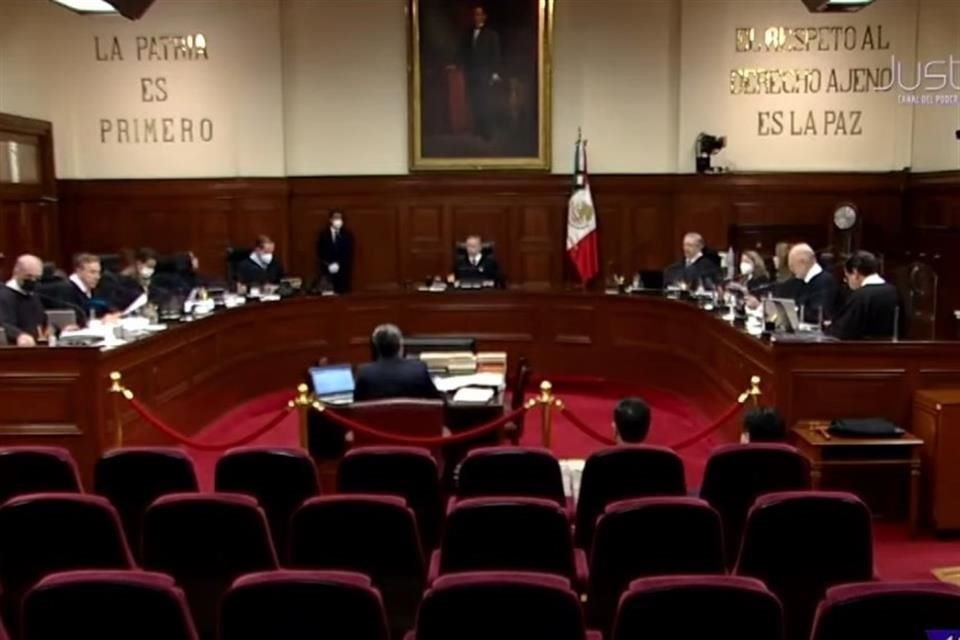 La SCJN discutirá proyecto para que AMLO nombre a tres comisionados de la Cofece.