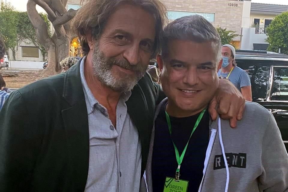 Víctor trabajó junto al actor mexicano Daniel Giménez Cacho (izq.) durante la producción de 'Bardo', la nueva película de Alejandro G. Iñárritu.