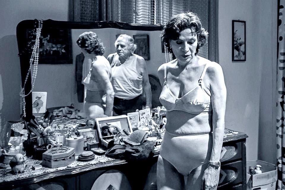 La Academia Mexicana de Artes y Ciencias Cinematográficas nominó a Arturo Ripstein al Ariel como Mejor Director por 'El Diablo Entre las Piernas' (en foto), pero él rechazó la postulación.