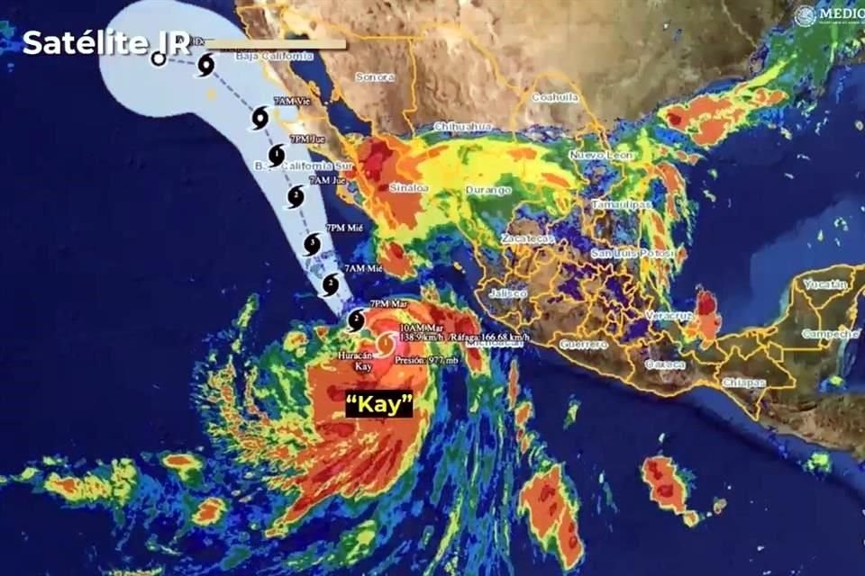 Imagen satelital del huracán Kay.