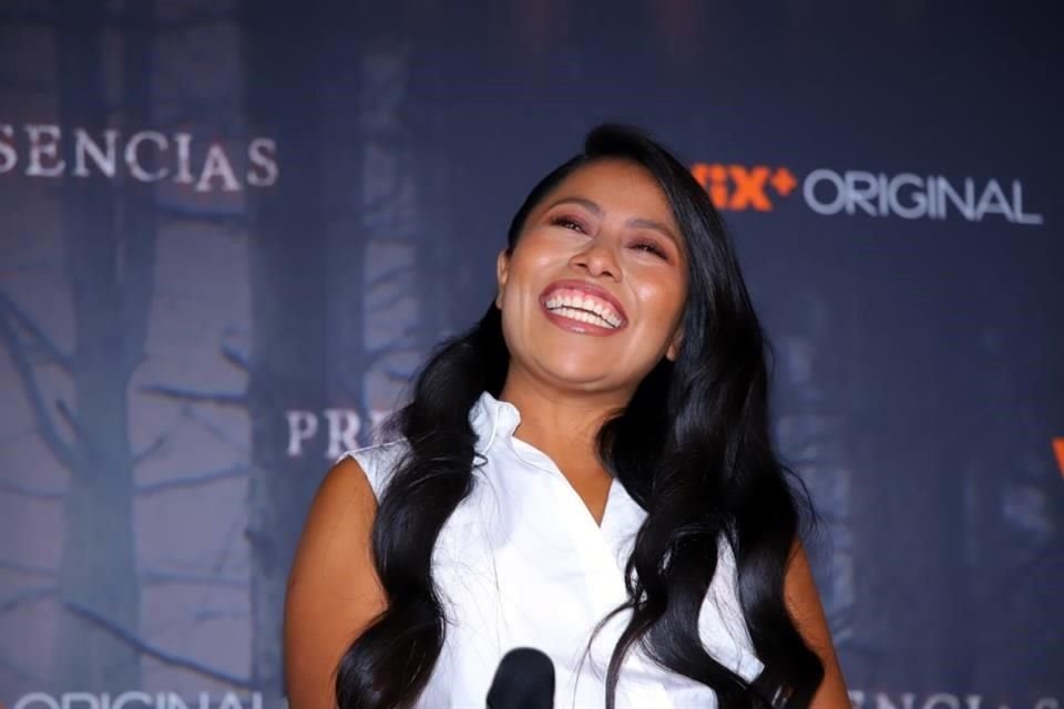 La actriz oaxaqueña Yalitza Aparicio protagoniza la película de terror 'Presencias', del director Luis Mandoki, la cual estrena en la plataforma Vix+.