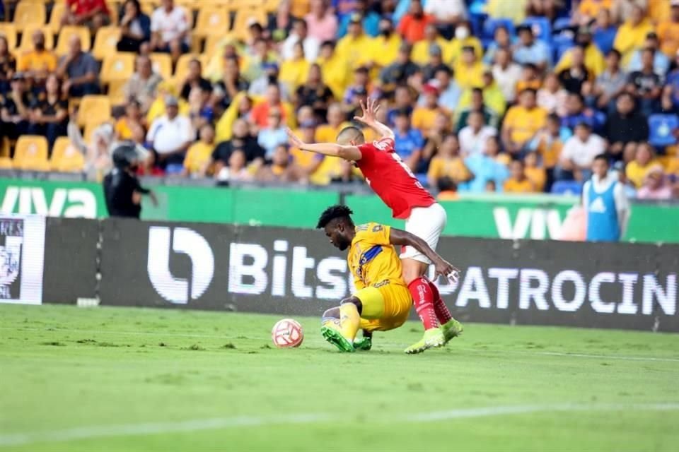 Las imágenes del primer tiempo, cuando Tigres se puso arriba 1-0.