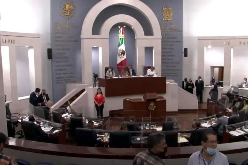 El Congreso de de Colima aprobó reformas para prohibir la venta de alimentos chatarra a menores de edad en escuelas públicas y privadas.