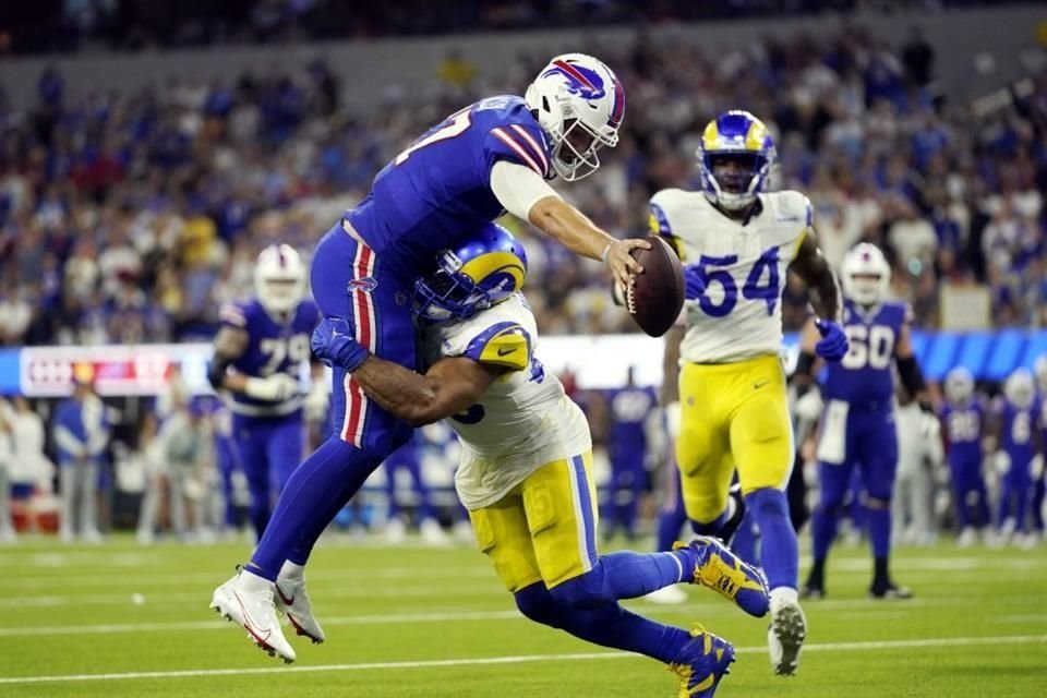 Josh Allen anotó en una personal.