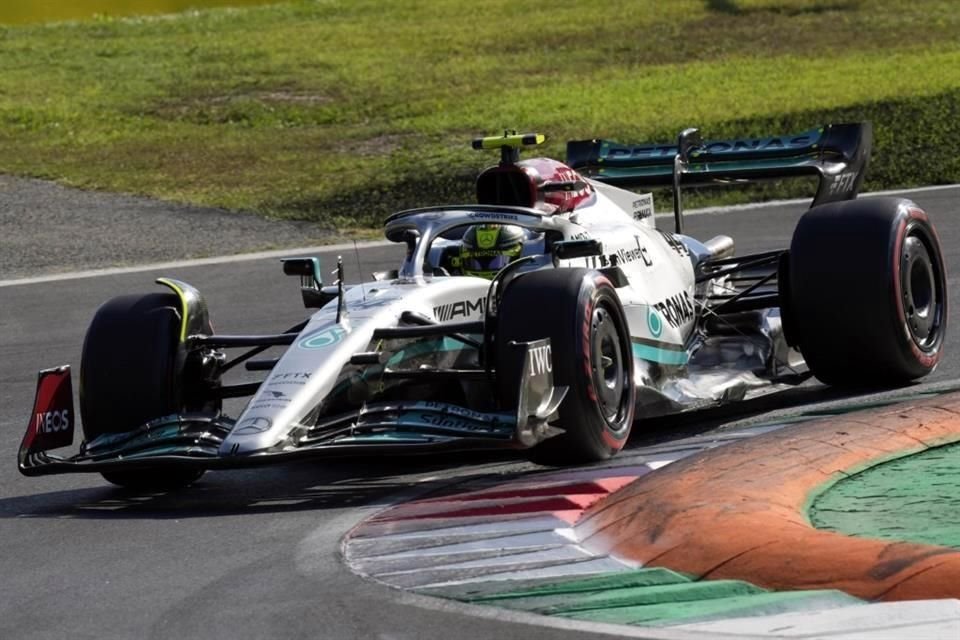 Lewis Hamilton continúa pasando algunos problemas con su auto, pero sigue sumando puntos para Mercedes.