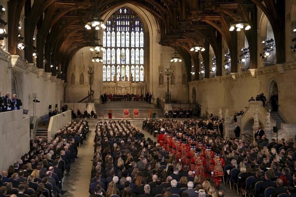 Vista panorámica del Westminster Hall antes de la llegada del Rey Carlos III.
