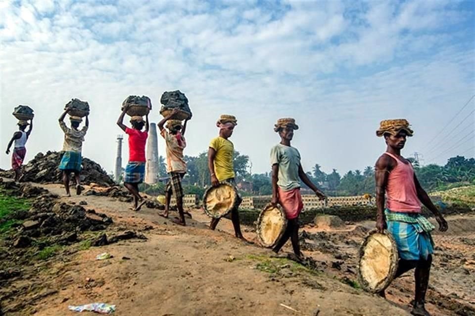 La OIT informó que 50 millones de personas en el mundo viven bajo una condición de esclavitud moderna, la cual ha aumentado debido a la pandemia de Covid-19.