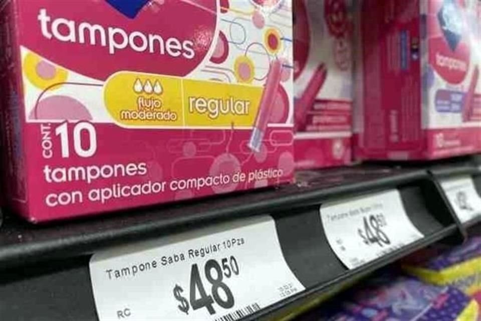 'La pobreza menstrual es la incapacidad económica para comprar o acceder a estos productos de higiene mensual que también está conectado con la incapacidad de acceder a servicios de saneamiento', dijeron.