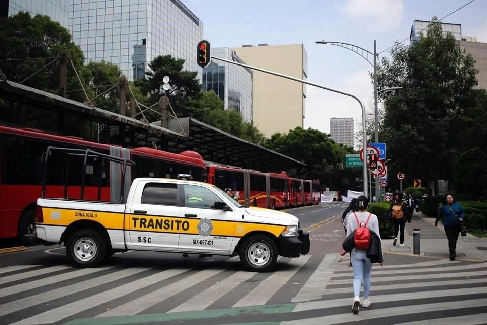 De Ciudad Universitaria a Barranca del Muerto, Avenida Insurgentes permanece cerrada.