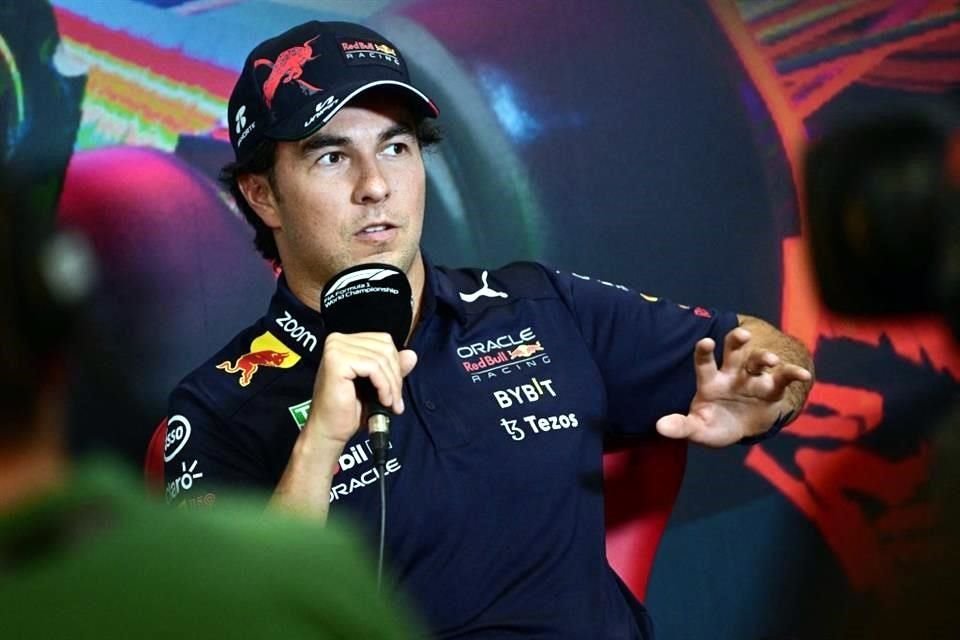 Checo Pérez pensó que el McLaren de Daniel Ricciardo iba a ser retirado con tiempo para reanudar la carrera en Monza y atacar a Lewis Hamilton