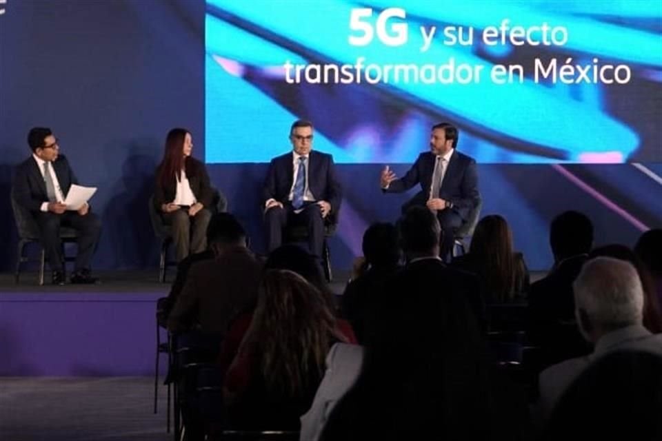 Salma Leticia Jalife Villalón, experta en políticas y regulación de las telecomunicaciones,  participó en un foro sobre 5G.