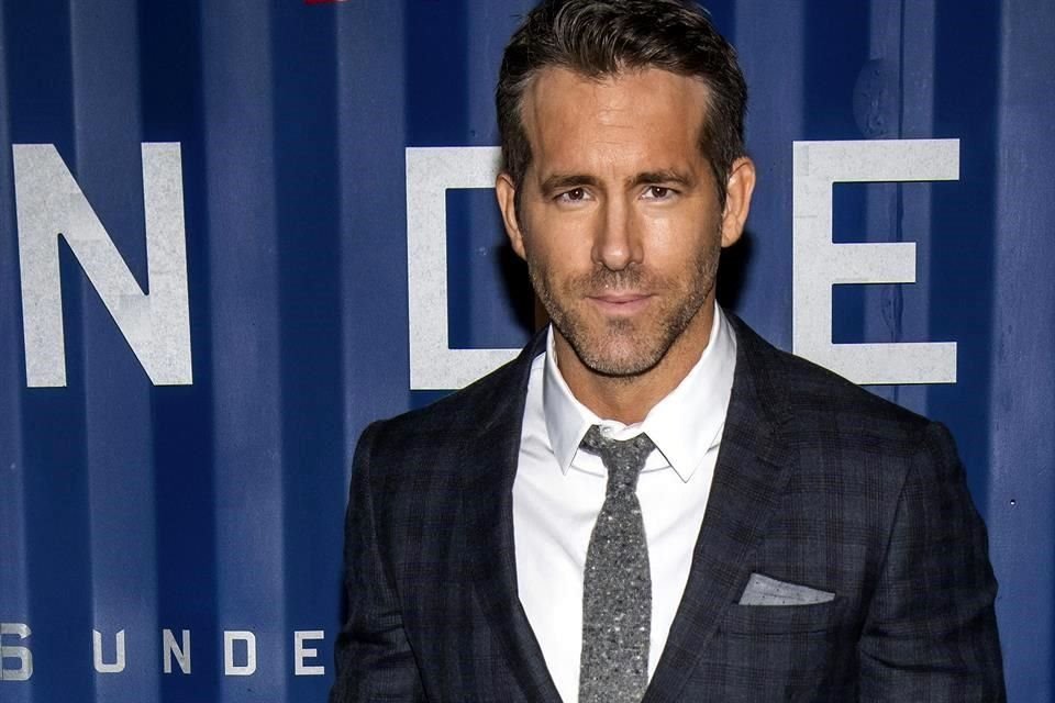El actor Ryan Reynolds se sometió a su primera colonoscopía, como parte de un reto, y descubrió el crecimiento de un tejido anormal.