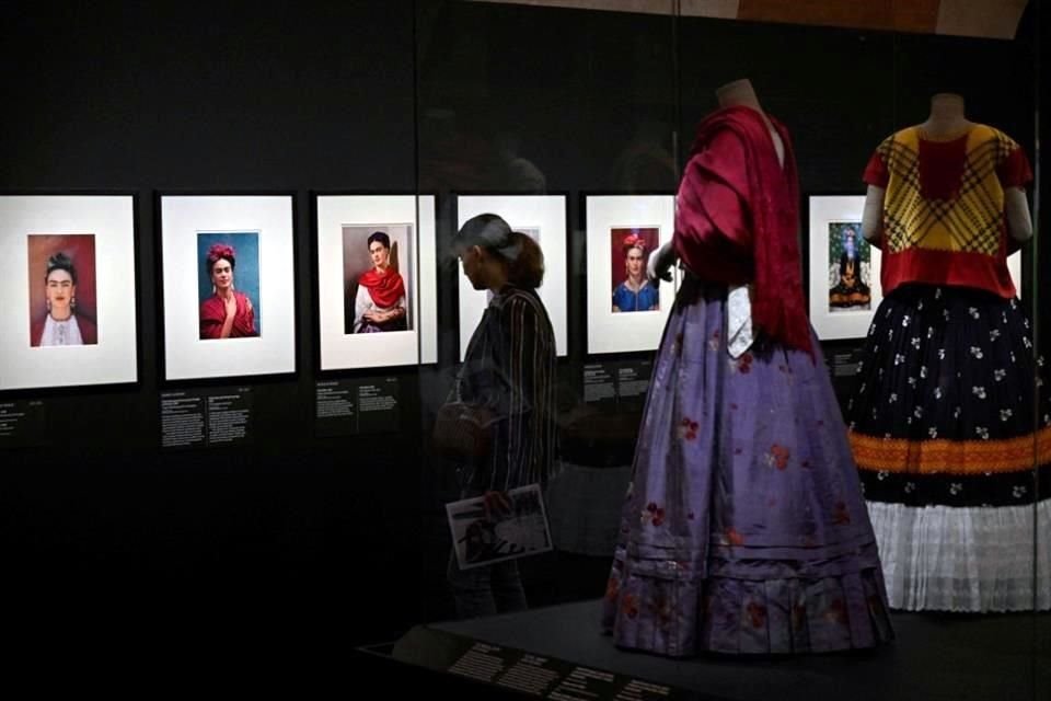 'La imagen de Frida Kahlo perdura porque pudo romper muchos tabús de sus experiencias a través de su cuerpo', dice la curadora Circe Henestrosa.