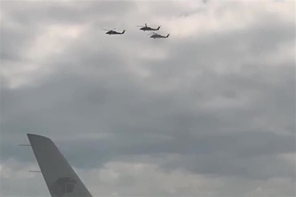 Un avión Embraer 190 de Aeroméxico Connect tuvo que abortar su despegue al visualizar tres helicópteros militares en la pista del Aeropuerto Felipe Ángeles.