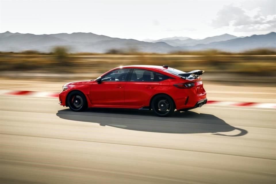 Cuenta con el sistema Honda LogR, que registra los tiempos de vueltas.