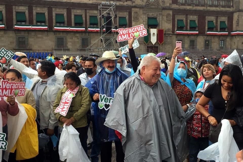 El delegado del Bienestar en Veracruz dijo que se tomaron el día para estar en el Grito de López Obrador.