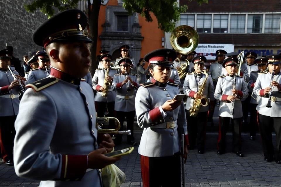 Elementos de las Fuerzas Armadas interpretaron varias melodías.