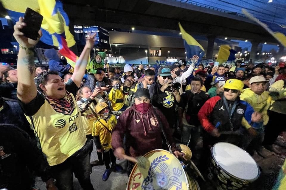 Todo está listo para el Clásico entre América y Chivas.