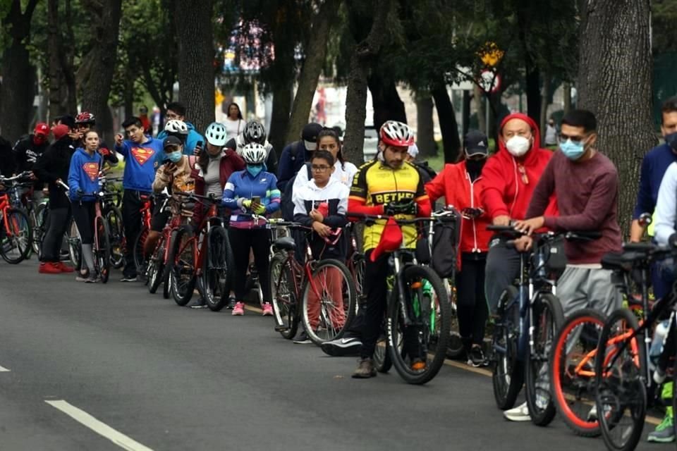 Un grupo de ciclistas emprendió un recorrido por lugares cruciales durante la Independencia de México.