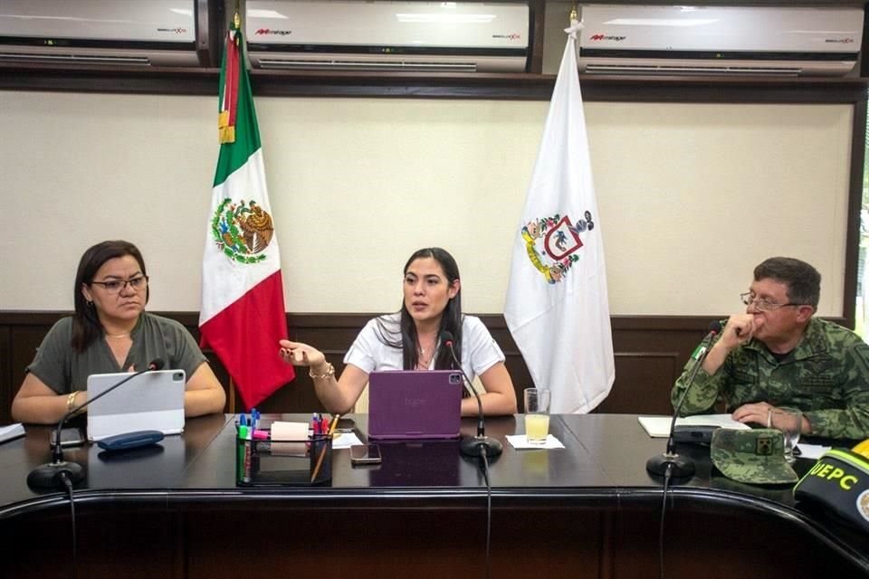 Indira Vizcaíno, Gobernadora de Colima, reportó que, además hay 3 personas lesionadas, una de las cuales está grave.