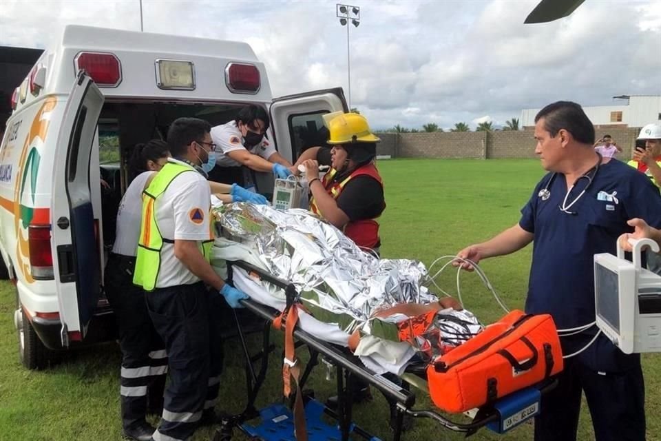 Indira Vizcaíno, Gobernadora de Colima, reportó que, además hay 3 personas lesionadas, una de las cuales está grave.