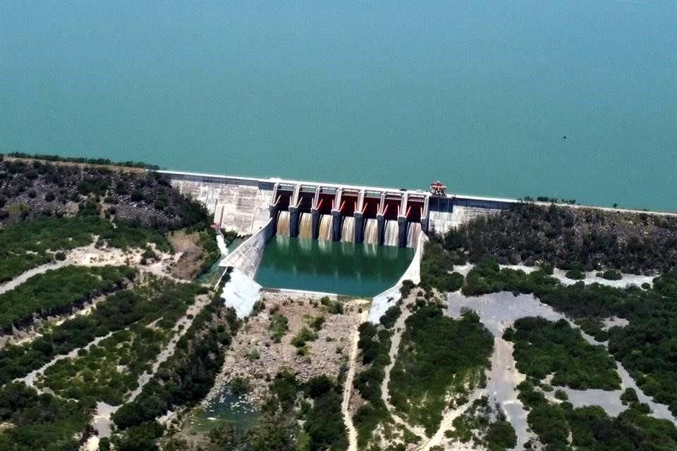 García dijo entender la prisa del Gobernador de Tamaulipas, Américo Villarreal -quien el jueves publicó que ya había un acuerdo de trasvase 'sin restricciones'- pues los agricultores del Distrito de Riego 026 requieren de un documento oficial para solicitar créditos agrarios.