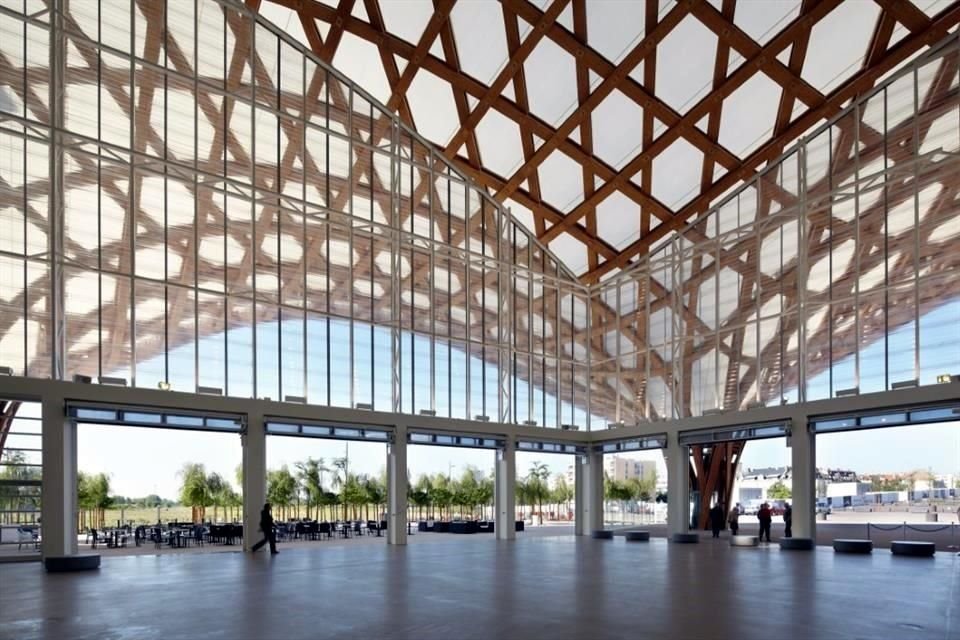 Dentro de los proyectos del arquitecto Shigeru Ban figuran obras culturales de gran relevancia como el Centro Pompidou de Metz.