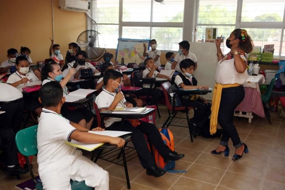 Juez federal frenó provisionalmente nuevo modelo educativo que SEP lanzó como programa piloto en 960 escuelas para ciclo escolar 2022-2023.