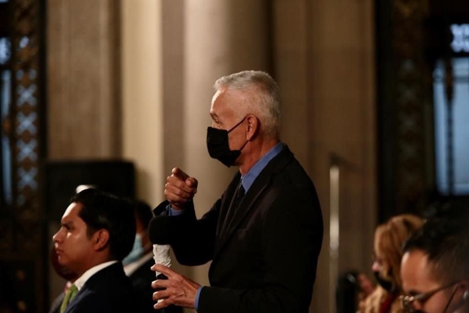 Jorge Ramos en la conferencia mañanera.