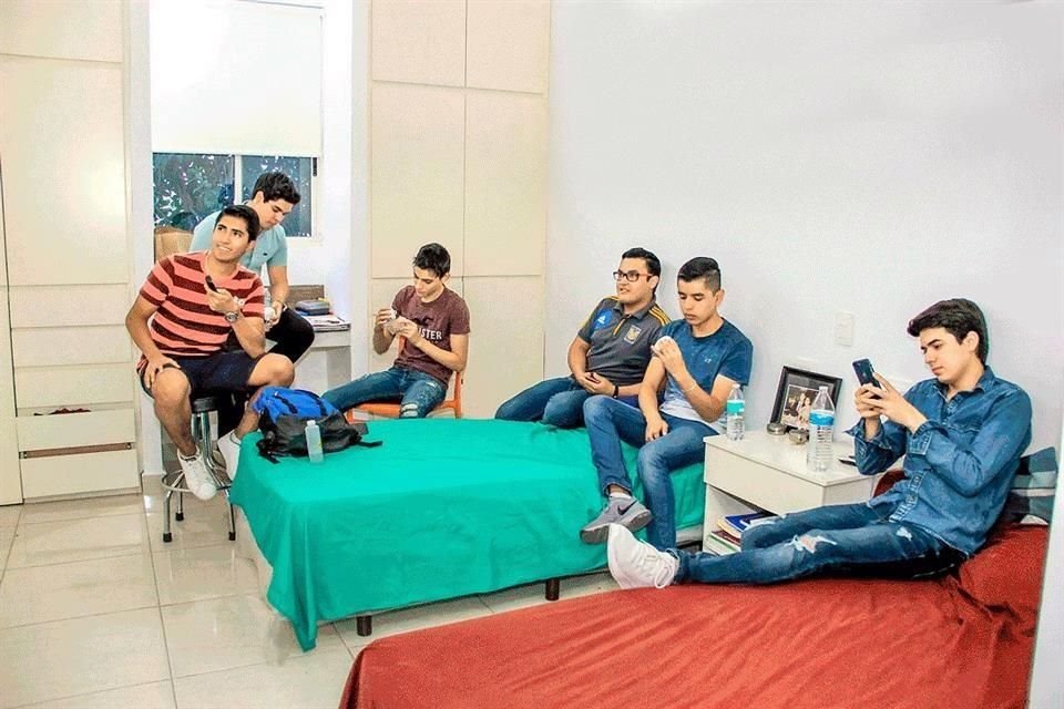 Departamentos totalmente equipados y amueblados con seguridad las 24 horas, internet individual en cada departamento, ¡no existe un mejor lugar para vivir en Mitras Centro!