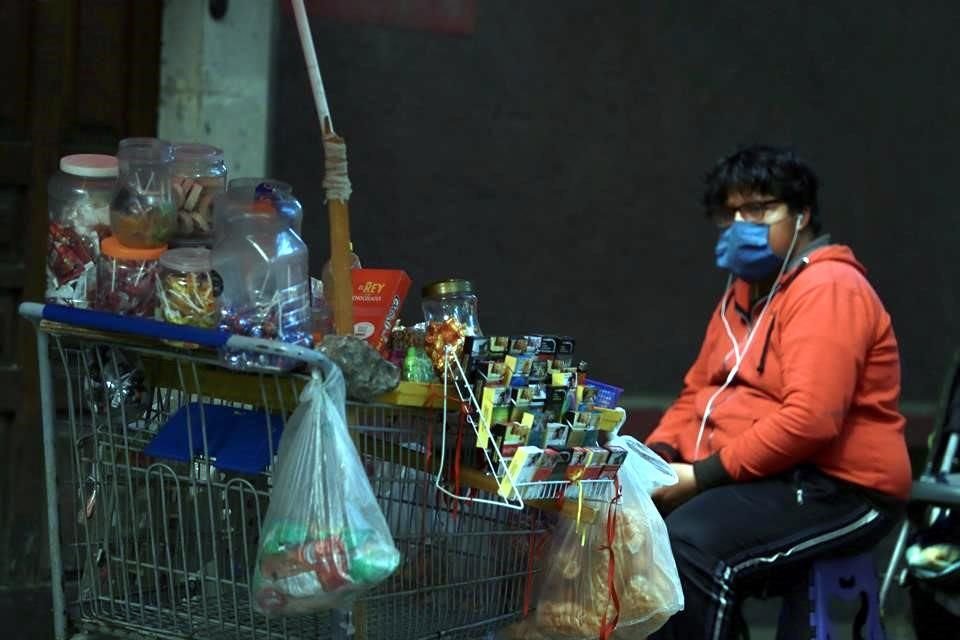 Tras perder sus puestos en la economía formal, por la pandemia de Covid, capitalinos no tuvieron otra opción que las ventas por su cuenta.