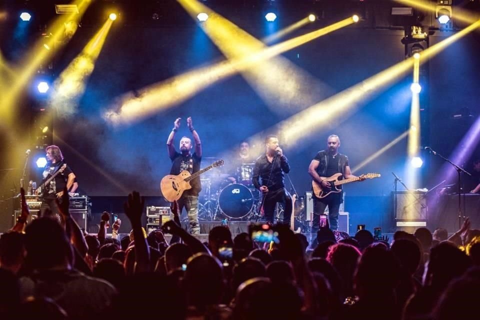 'Tour México' reúne en un mismo show a la banda Elefante (en foto) y a los rockeros Miguel Mateos y Mikel Erentxun. Visitarán la CDMX en noviembre.