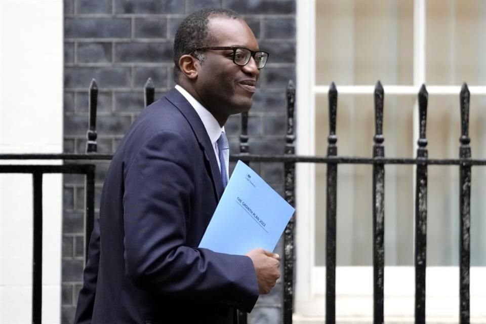 Kwasi Kwarteng, Ministro de Finanzas del Reino Unido, delineará el 23 de noviembre un plan a mediano plazo para impuestos y gastos.