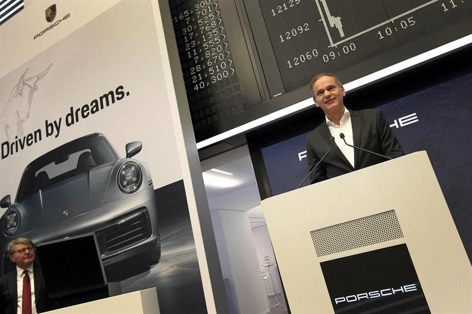 Oliver Blume, presidente ejecutivo de Porsche AG, durante el arranque de operaciones de la Bolsa de Frankfurt.