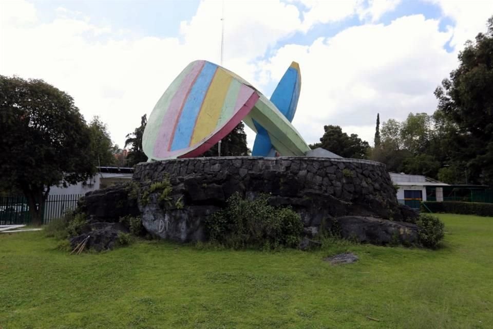 Esta pieza no sólo es la que tiene mayor gama de colores, también es la que presenta más problemas estructurales desde su construcción.