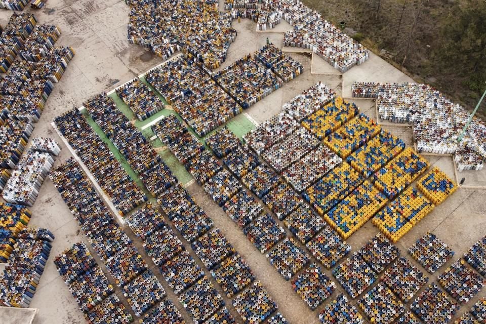 Gas Bienestar ha recibido 648 mil tanques, de los cuales sólo ha rehabilitado el 8.5%; el resto está arrumbado en 'cementerio' en Hidalgo.