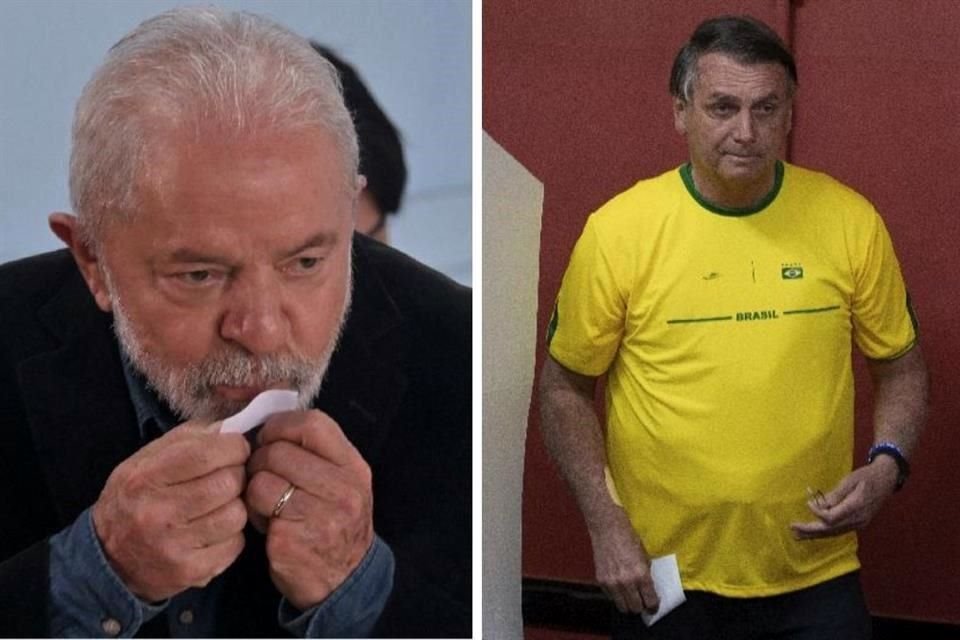 A la izquierda, Lula da Silva besa la boleta antes de emitir su voto, y a ala izquierda, Bolsonaro mira a la prensa antes de sufragar.