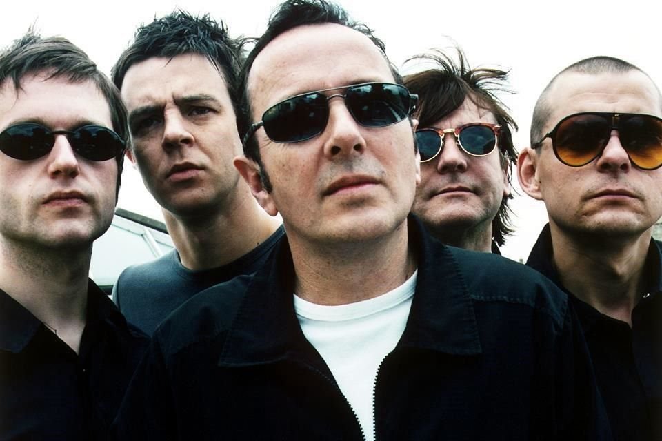 Muerto en 2002, a los 50 años, el músico líder de The Clash es celebrado ahora con el box set de lujo 'Joe Strummer 002: The Mescaleros Years'.