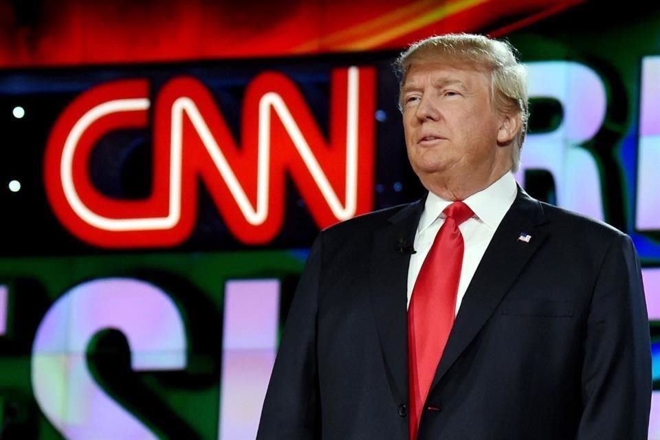 Donald Trump demandó a la cadena de noticias CNN por difamación, señalando que intenta 'derrotarlo políticamente' para que no se presente como candidato a la Presidencia en 2024.